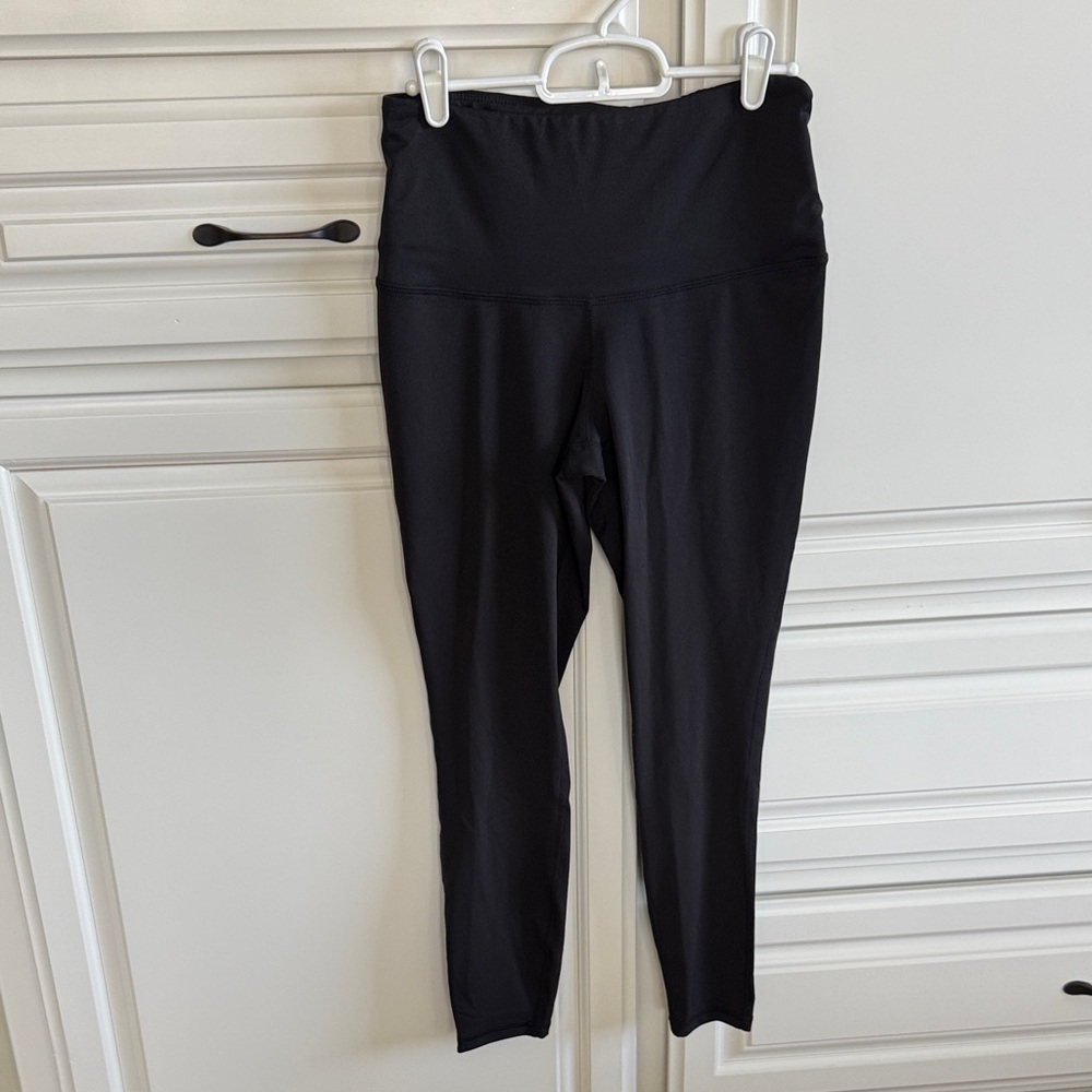 Amazon Essentials Women's Black Leggings